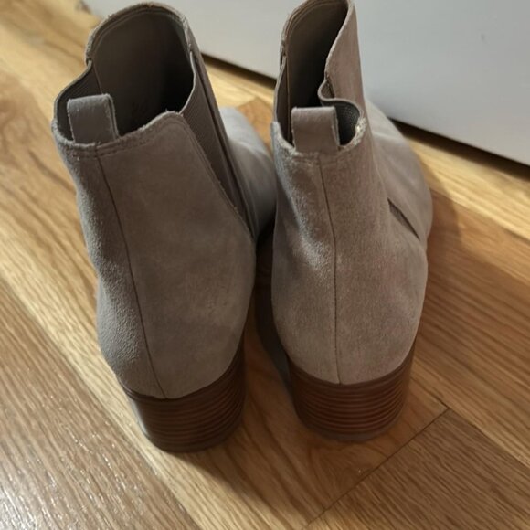 Marc Fisher Yale Pointy Toe Chelsea Bootie size 10‎ - Picture 6 of 10